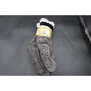 NWT Heat Trendz Sherpa Socks - One Size Fits All - Non Slip Grip - Soft